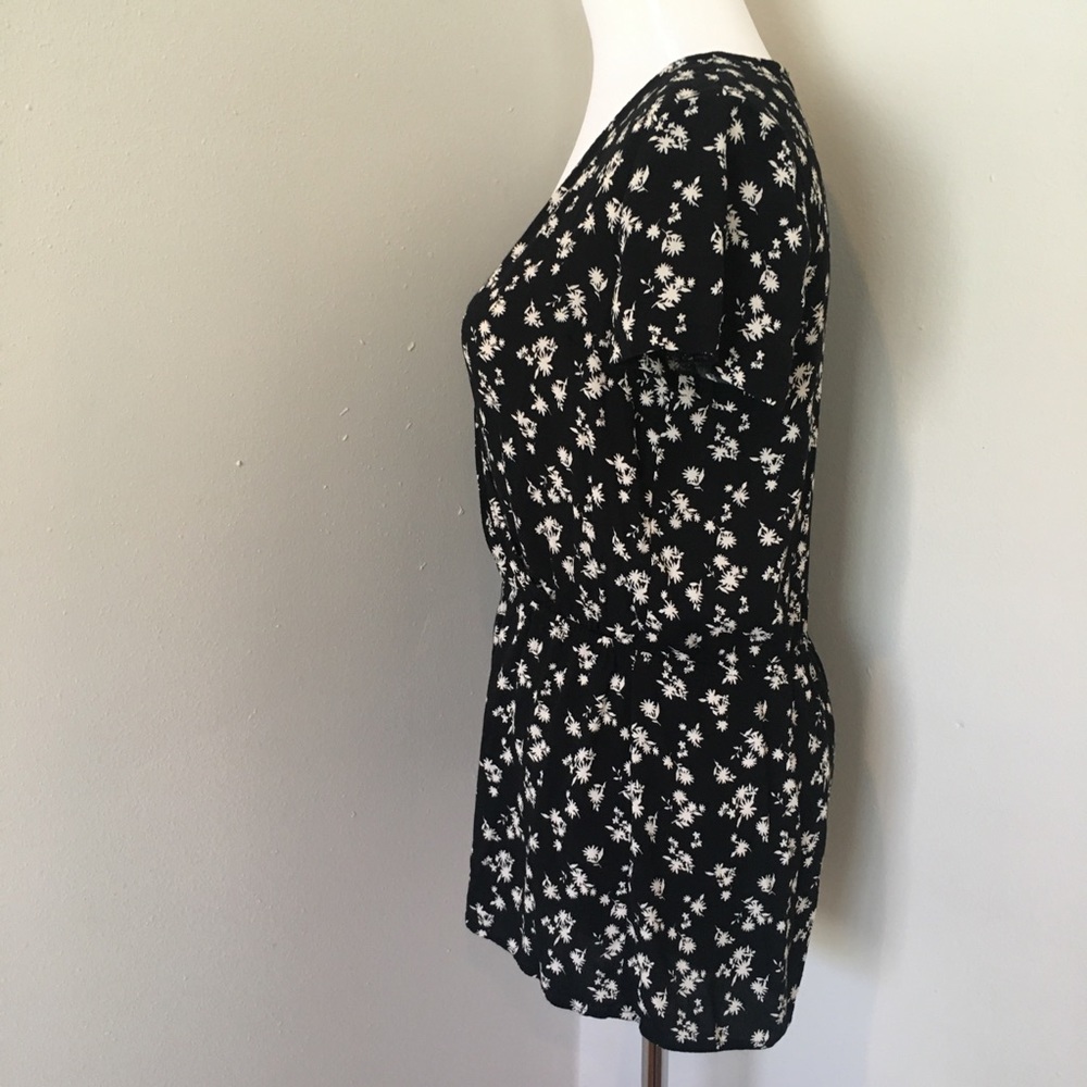 Forever 21 Romper Medium Floral Surplice - Picture 6 of 7